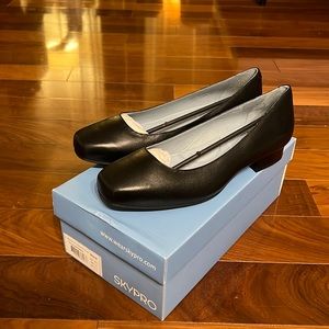 SKYPRO Women’s flight crew inflight heels- brand new!